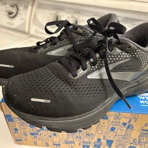 Brooks Ghost 14 9.5 women’s used black
